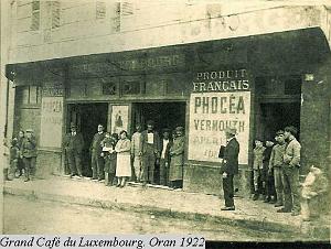 1002 LE CAFE  BAR  DU  LUXEMBOURG